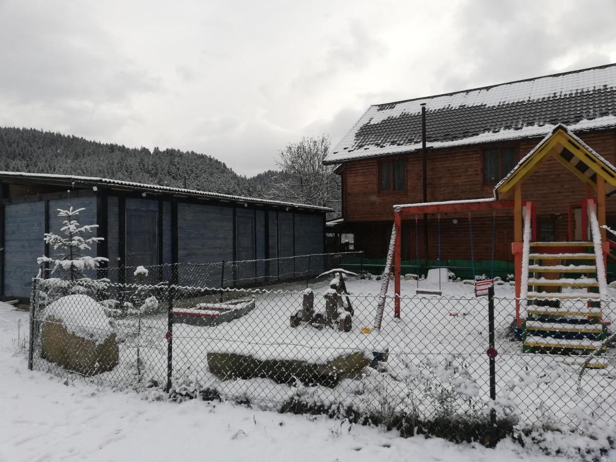 Krym Hotel Yaremche Luaran gambar