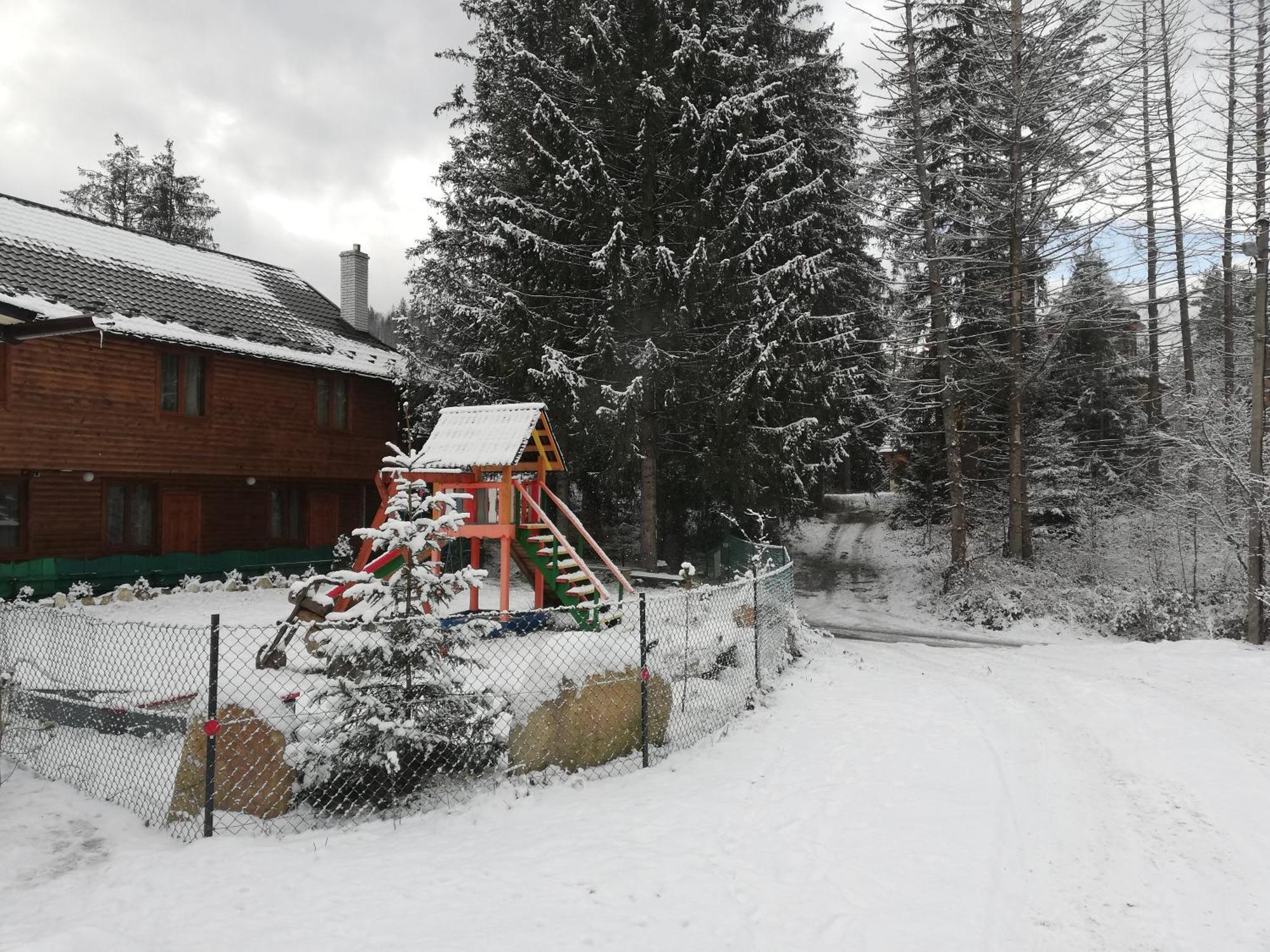 Krym Hotel Yaremche Luaran gambar