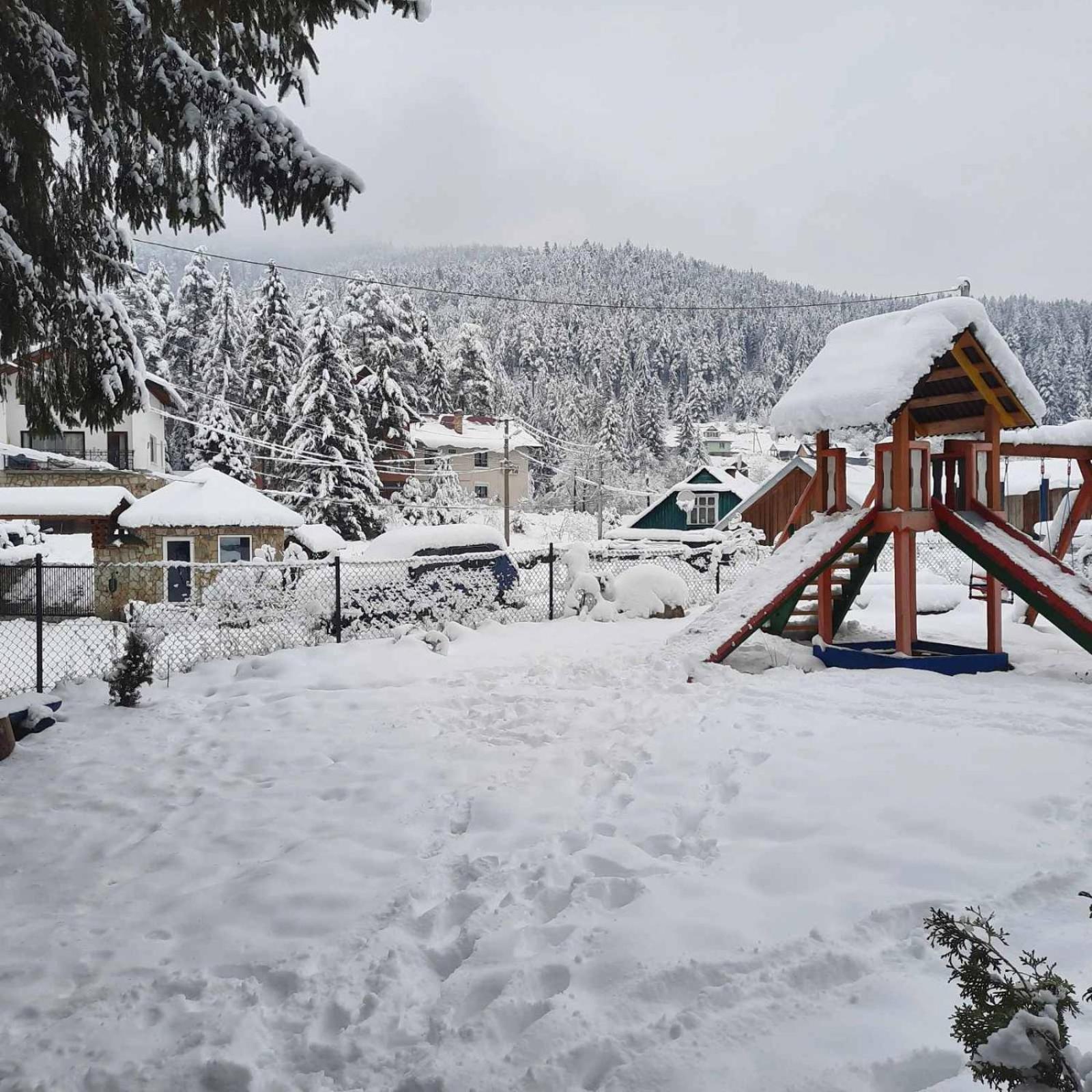 Krym Hotel Yaremche Luaran gambar